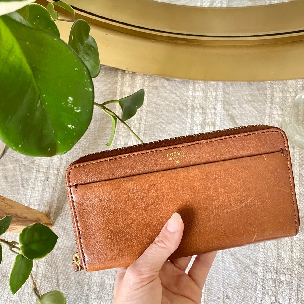 Fossil saddle leather wallet